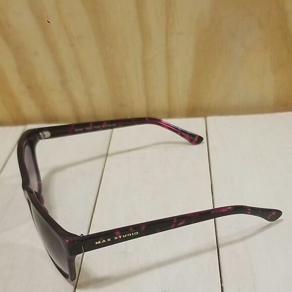 Max Studio Women's Black/Pink Sunglasses - Picture 1 of 7